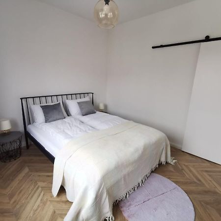 Apartament Black&White Jelenia Góra Εξωτερικό φωτογραφία