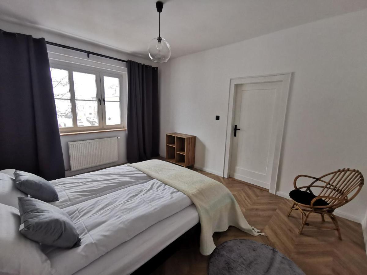Apartament Black&White Jelenia Góra Εξωτερικό φωτογραφία