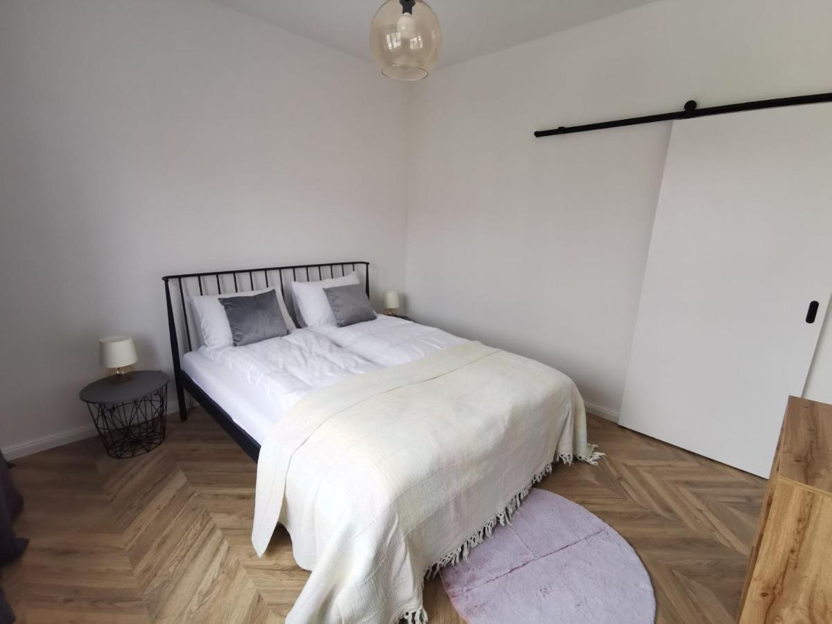 Apartament Black&White Jelenia Góra Εξωτερικό φωτογραφία