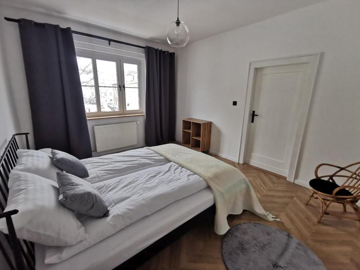 Apartament Black&White Jelenia Góra Εξωτερικό φωτογραφία