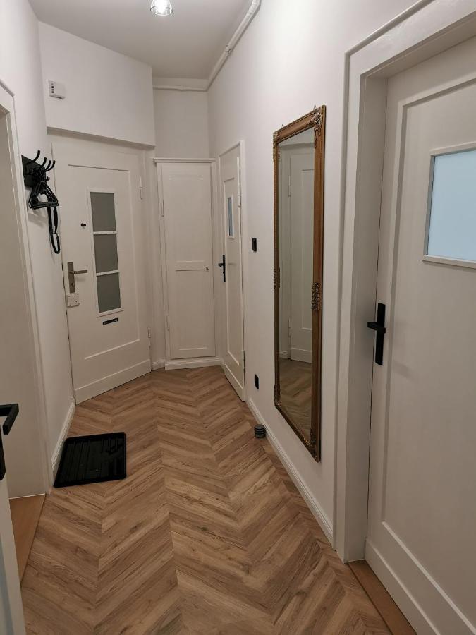 Apartament Black&White Jelenia Góra Εξωτερικό φωτογραφία