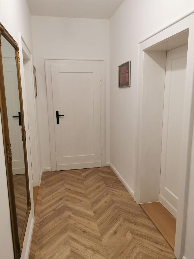 Apartament Black&White Jelenia Góra Εξωτερικό φωτογραφία